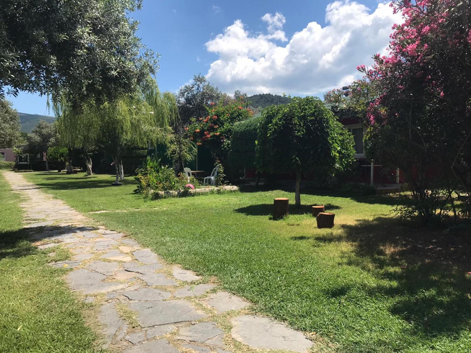 Готель Cicek Evler Tatil Koeyue Armutlu Екстер'єр фото